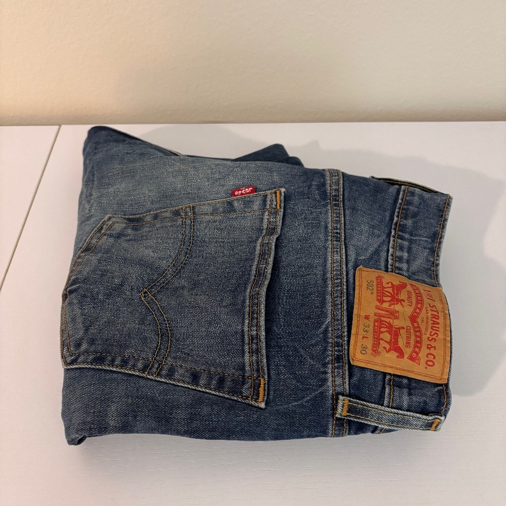 502™ TAPER FIT MEN'S JEANS, 33X30 GREAT CONDITION